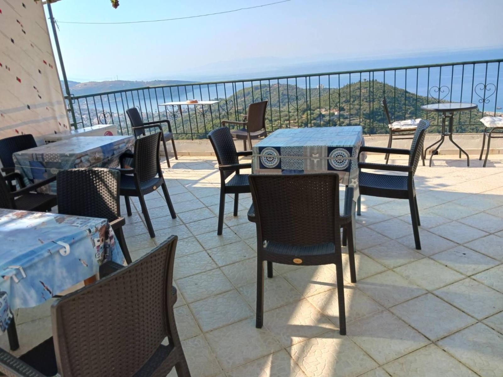 Janis Castle Apartment Himare Exterior photo