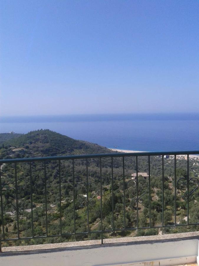 Janis Castle Apartment Himare Exterior photo